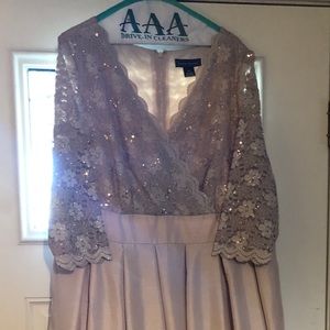 Jessica Howard 16W Ball Gown with Pockets